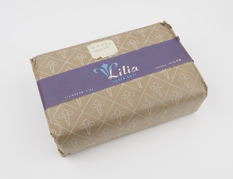 Packet of 12 Lilia' sanitary towels in original wrapping