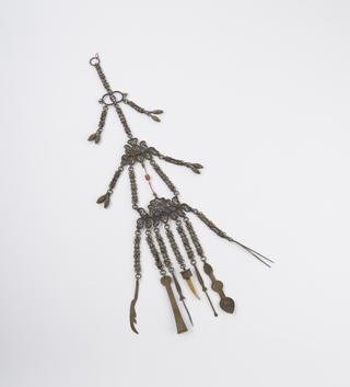 Metal chatelaine