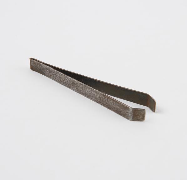 Pair of depilatory tweezers, iron, from Cairo, Egypt, 1800-1910