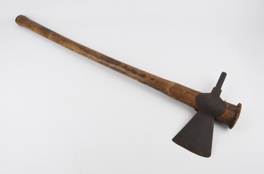 Pole axe for animal slaughter