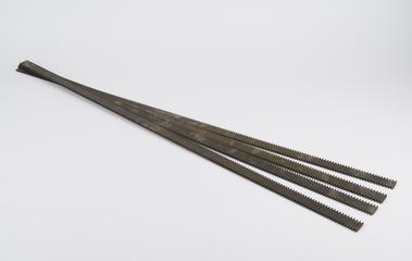 Four toothed bars,brass