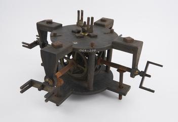 Four-dial leading off work, for turret clock movement