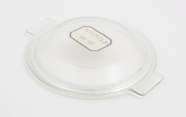 Lid for baking dish made by automatic pressing