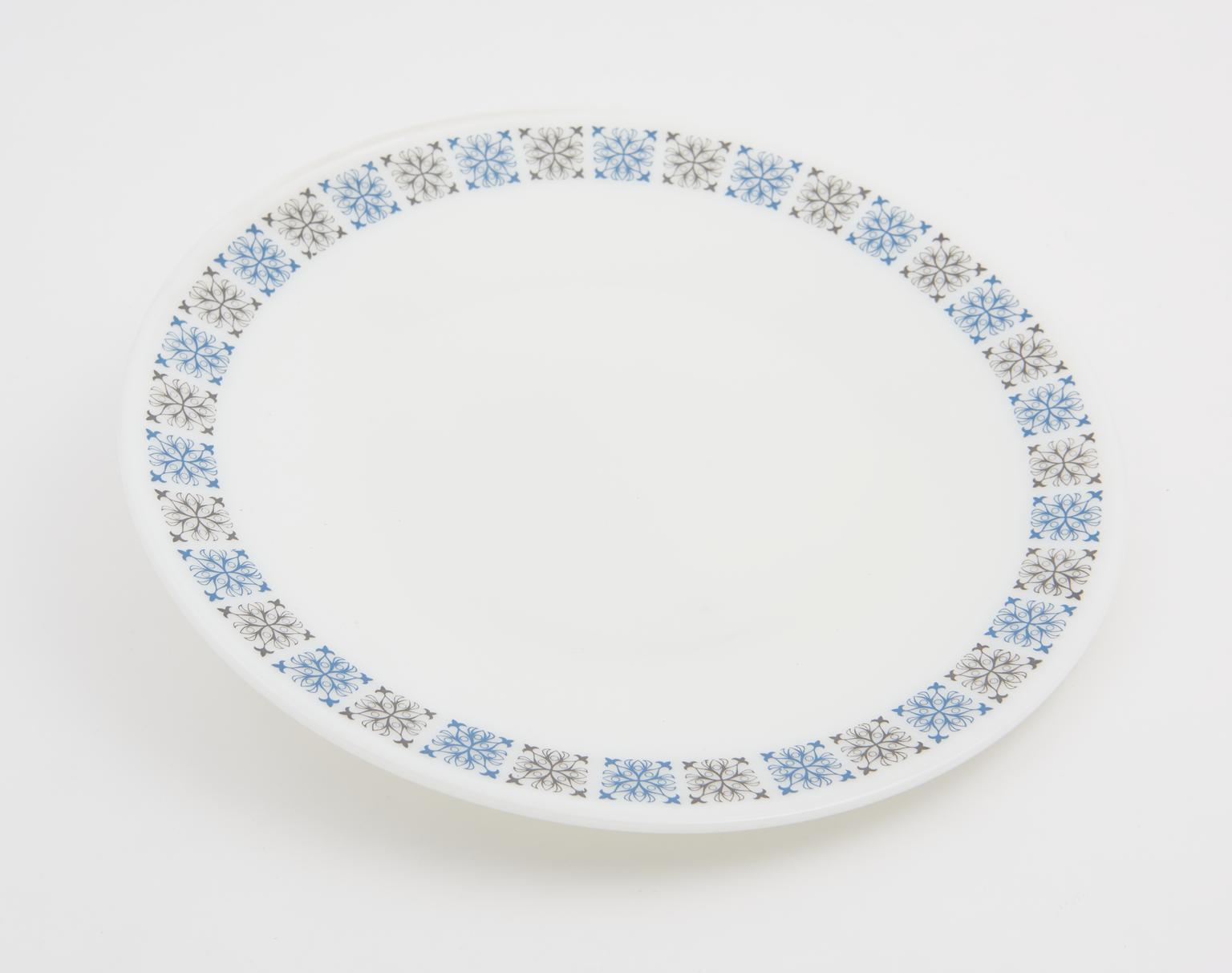 Pyrex Chelsea Pattern Pyrex plate in Chelsea Design. | Science Museum Group Collection