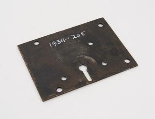 Metal plate with keyhole