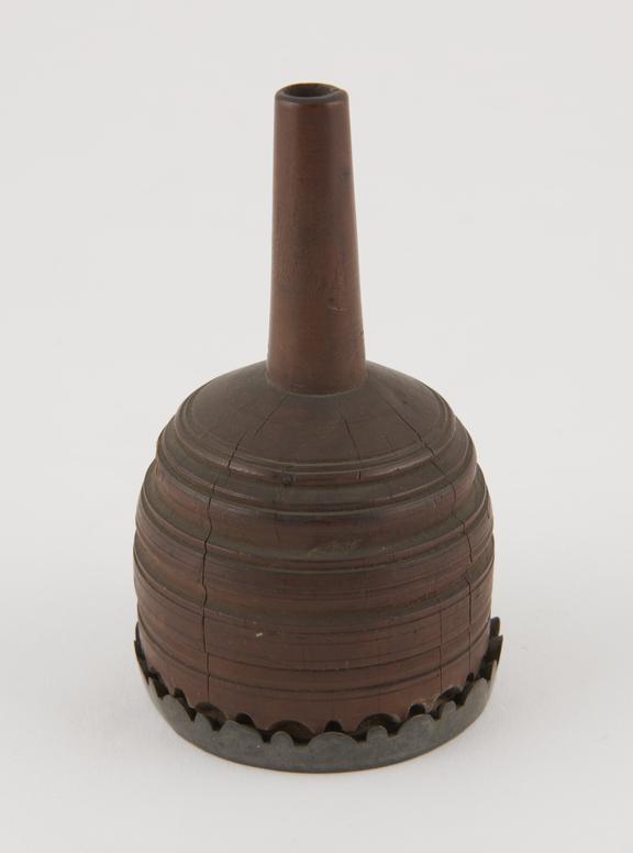 Wooden funnel with lead rim