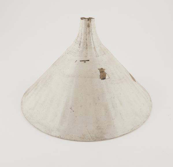 Large pottery funnel, made by Wedgwood, 1801-1850