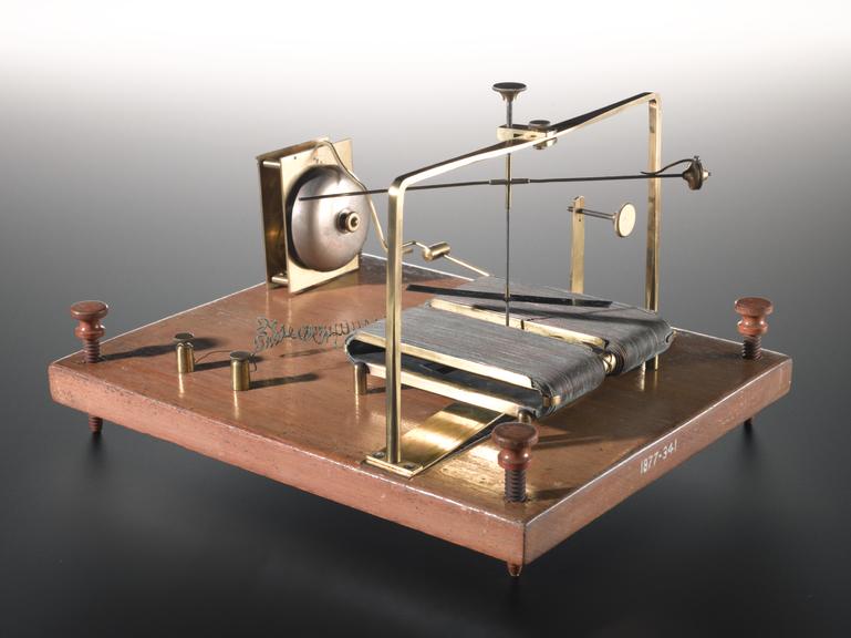 Hi, made a portable telegraphic sounder from modern relay