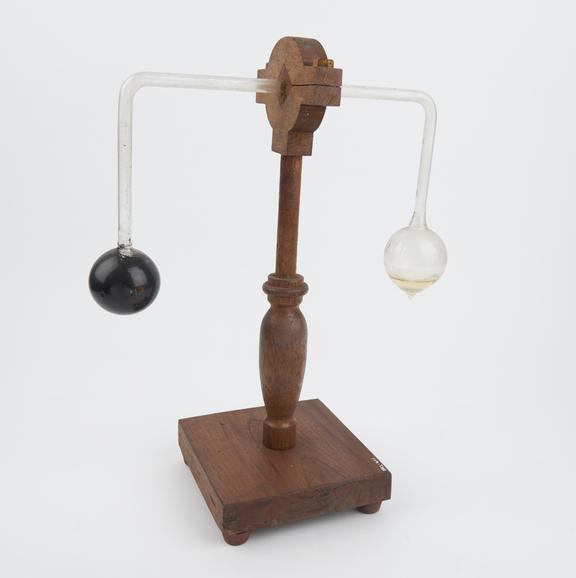 Leslie's differential thermoscope on simple wooden stand