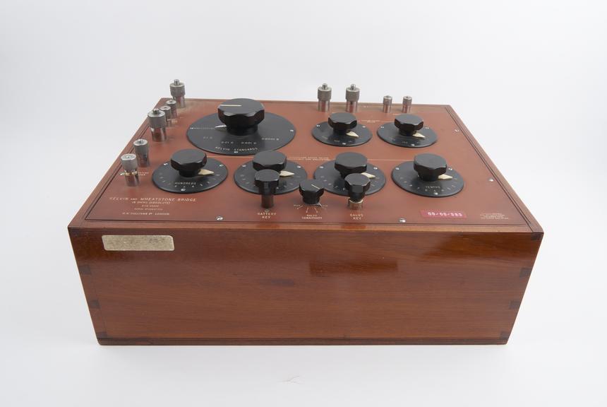 Kelvin and Wheatstone bridge, serial no.2860/1955, by H.W