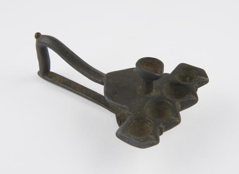Oil lamp with five small oil cups, bronze, Indian, 1801-1900