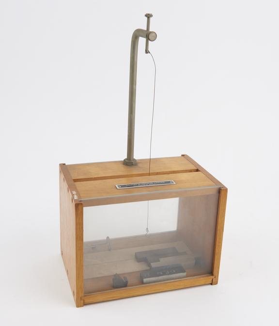 Tangent galvanometer with suspended needle