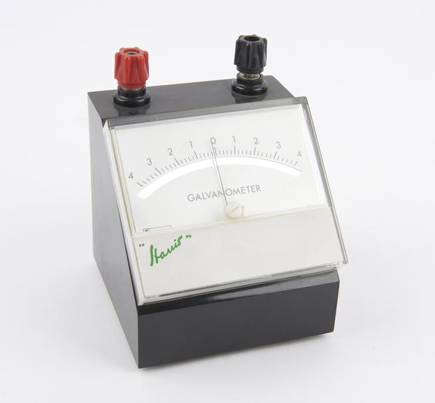 Centre-zero moving-coil galvanometer marked Harris