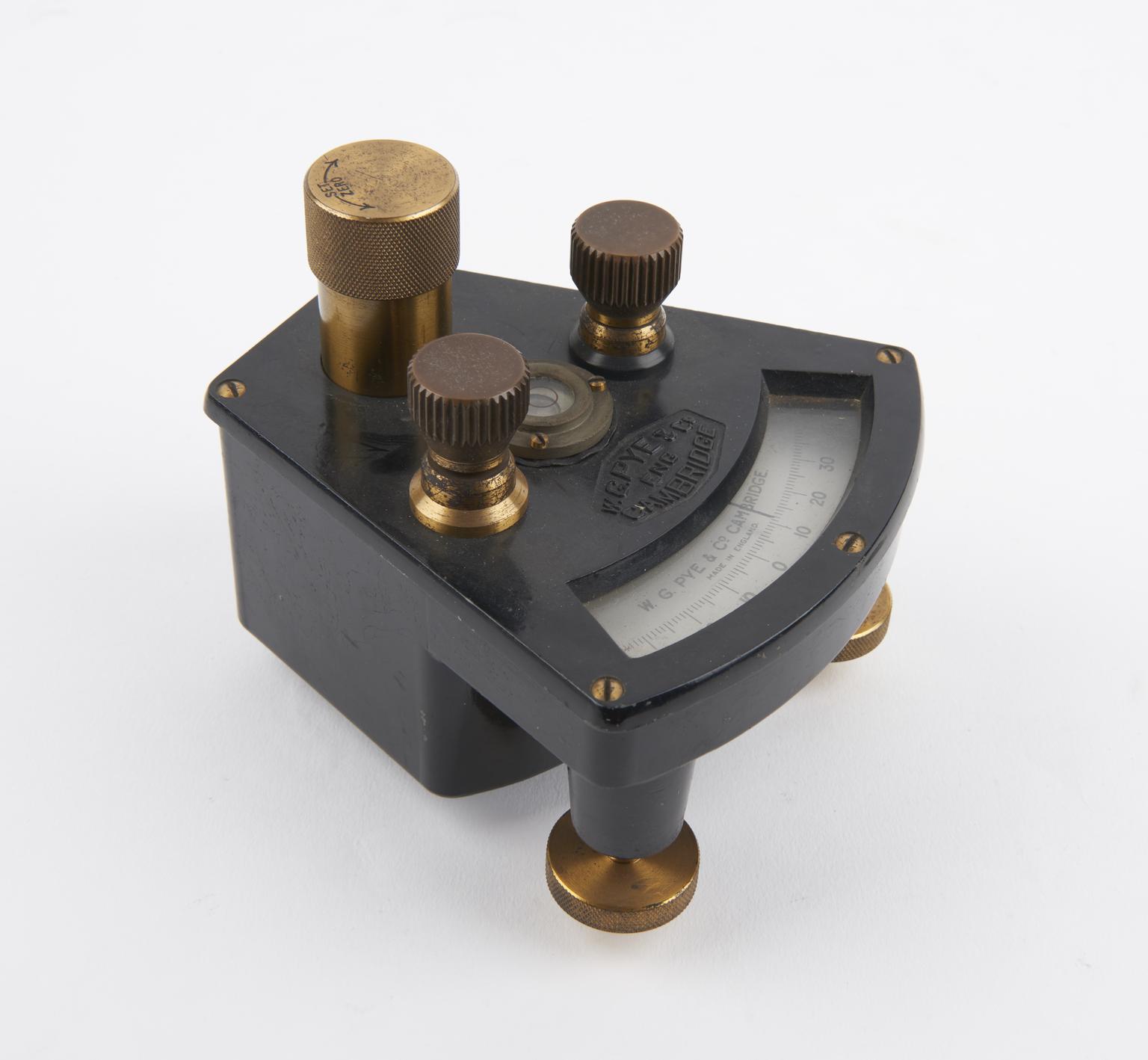 Sensitive suspended-coil pointer galvanometer fitted with levelling ...