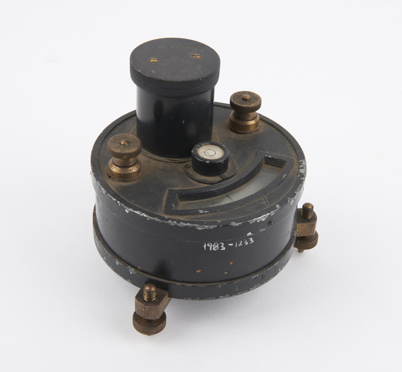 Suspended-coil pointer galvanometer No.2092 by Philip Harris Ltd ...