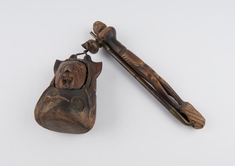 Tobacco pipe with pipe case
