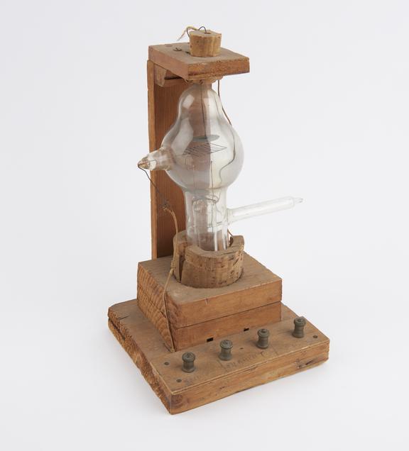 Demonstration triode valve, hand-blown