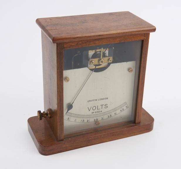 Voltmeter, moving coil in mahogany case, bench type