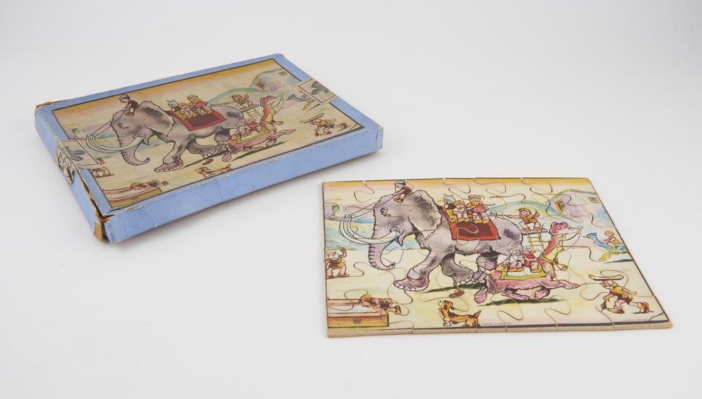 Circus scene jigsaw puzzle, complete and boxed