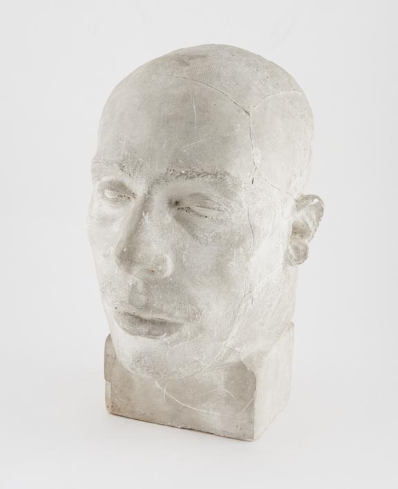 Hollow plaster head and stand