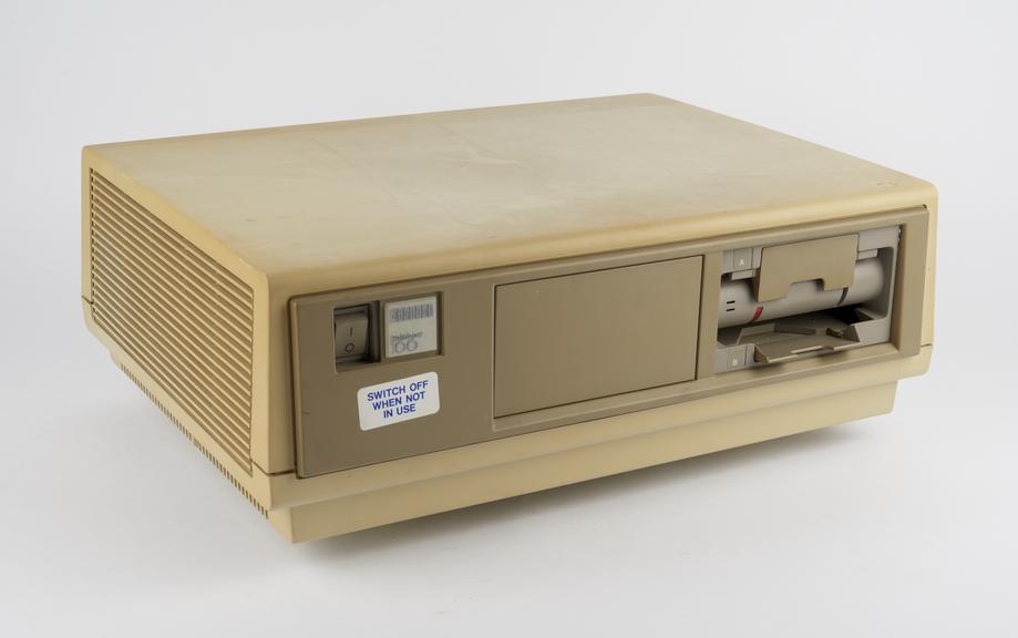 DEC Rainbow 100 Processor Unit, with integral twin disk drives