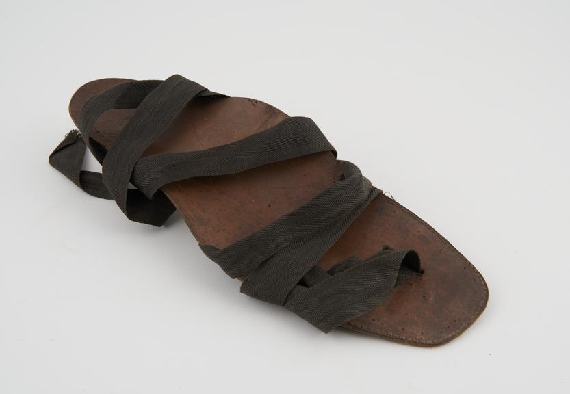 Right foot splint, leather, English, 1900-1950