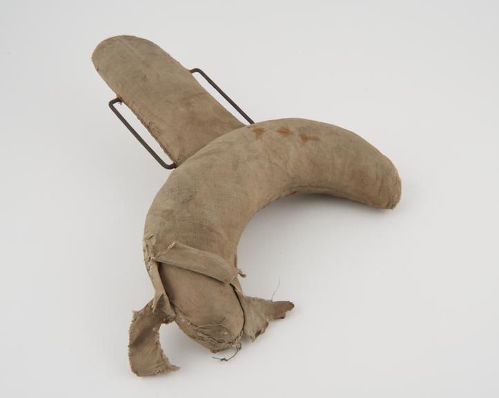 Axilla pad for broken collar bone, 1850-1930