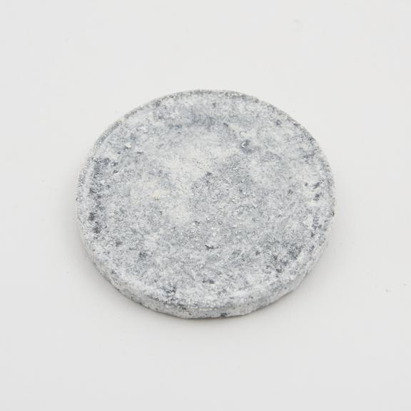 Metallic magnesium cast into the form of a medal, cast in 1851