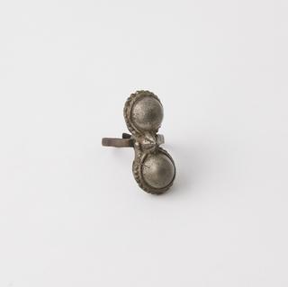 Toe ring containing bells