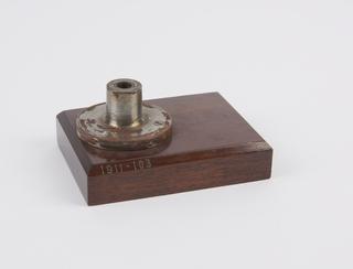 Display stand for carburettor