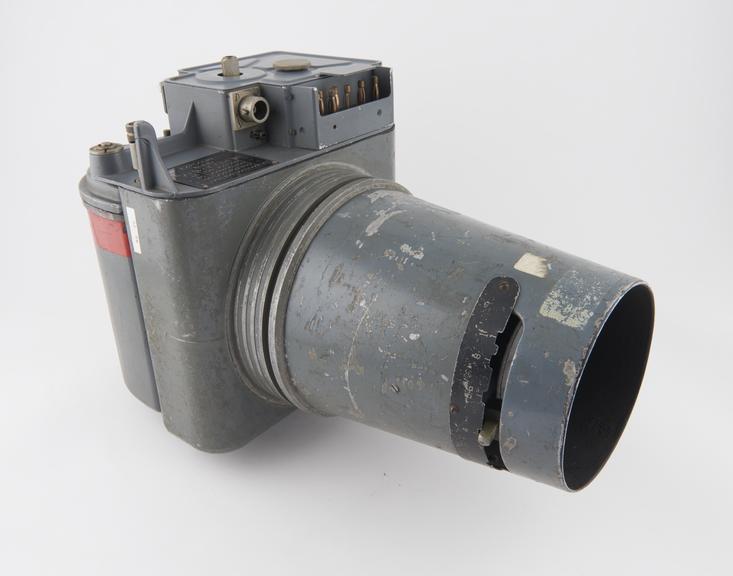 Air reconnaisance camera, type F24