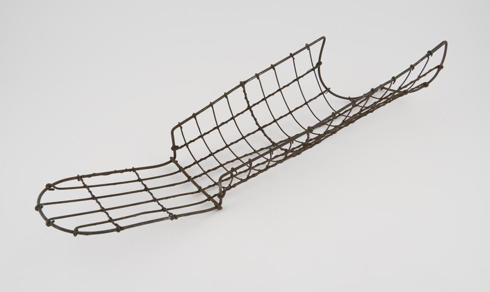 Wire gutter forearm splint (right hand), 1801-1930