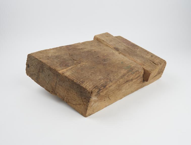 Solid wooden chopping block with sliding housing joint insert