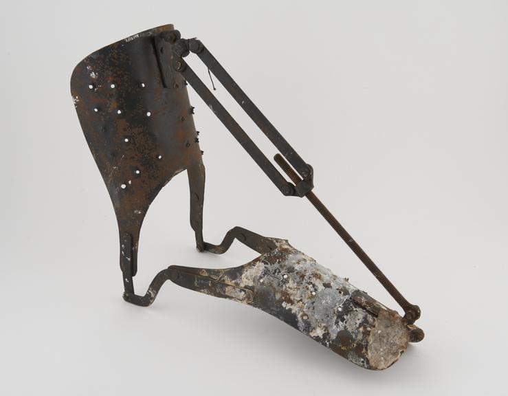 Adjustable splint for knee, 1851-1930