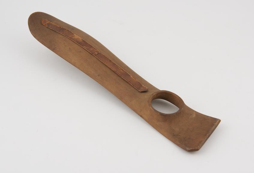 Splint for inner of right leg, wood, probably British, 1900-1918