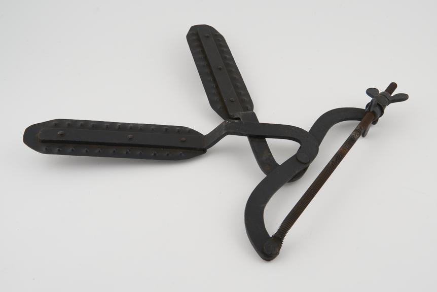 Adjustable splint for loosening elbow joint, 1860-1920