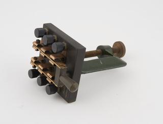 3-pole switch for attaching to bench by clamp