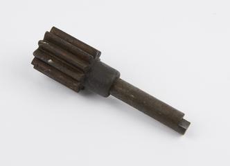 Pinion and shaft used in motor cars, 1902-1904