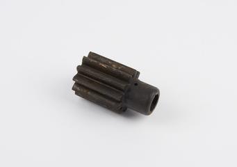 Pinion gear used in motor car transmission systems, 1902-1904