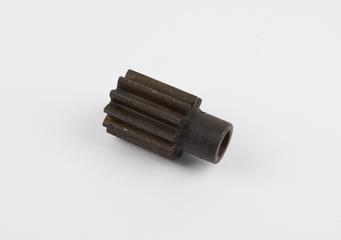 Pinion gear used in motor car transmission systems, 1902-1904
