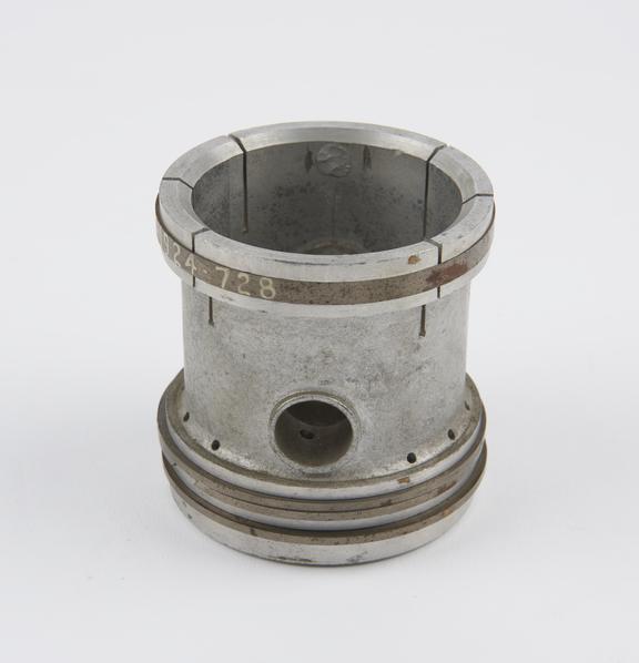 Ward-Aerolite patent aluminium piston, with rings