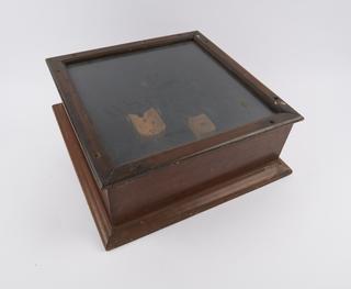 Display case for Goodward carburettor