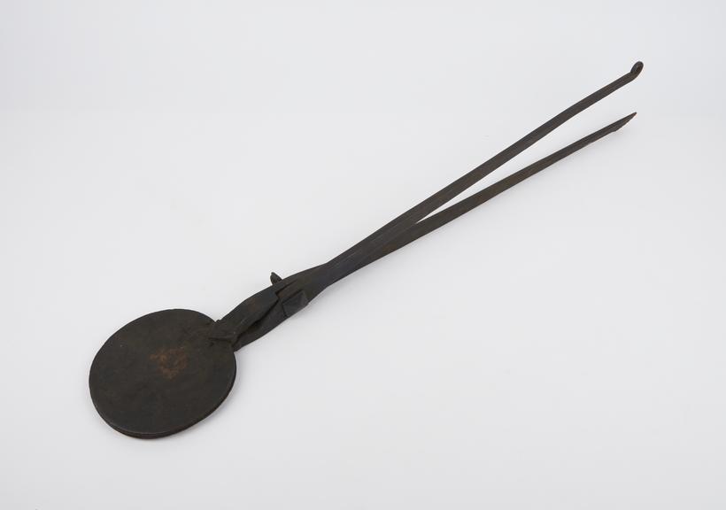 Wafer tongs, iron, circular platen, probably German, dated 1715