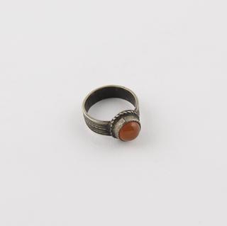 Metal finger ring