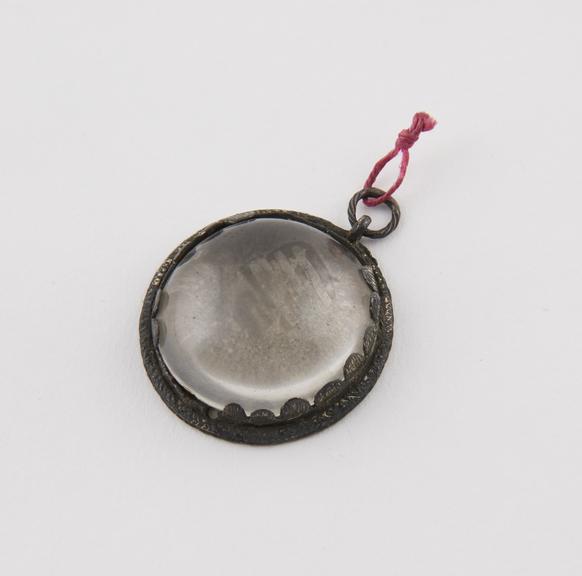 Convex crystal pendant amulet