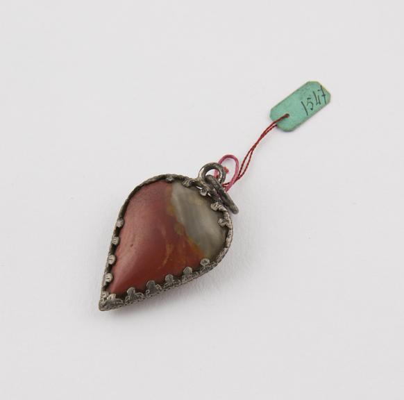 Polished jasper heart pendant, in silver setting, amuletic