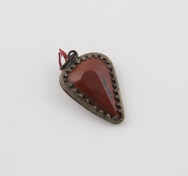 Amuletic pendant