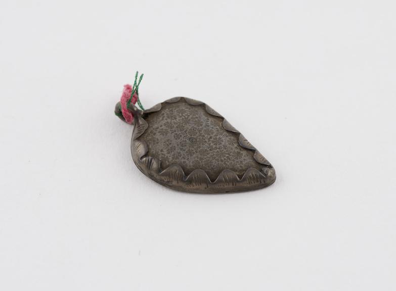 Amuletic pendant