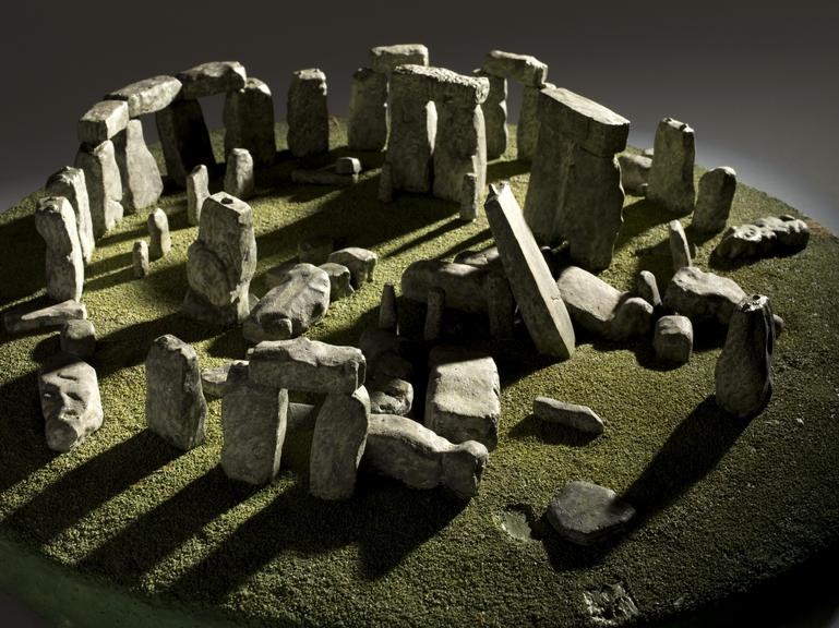 Model, of Stonehenge (1873), showing original stones position