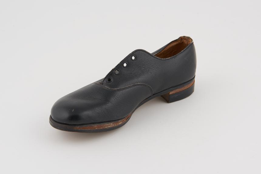 Child's black leather shoe, Freagroath' design